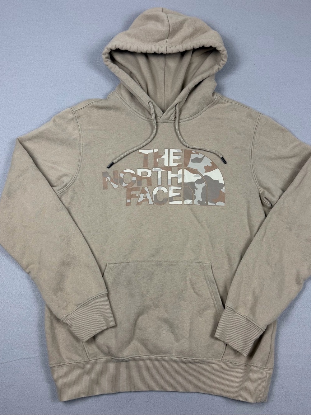 The North Face Men’s Small Half-Dome Hoodie Tan Camo Graphic Drawstring Pullover